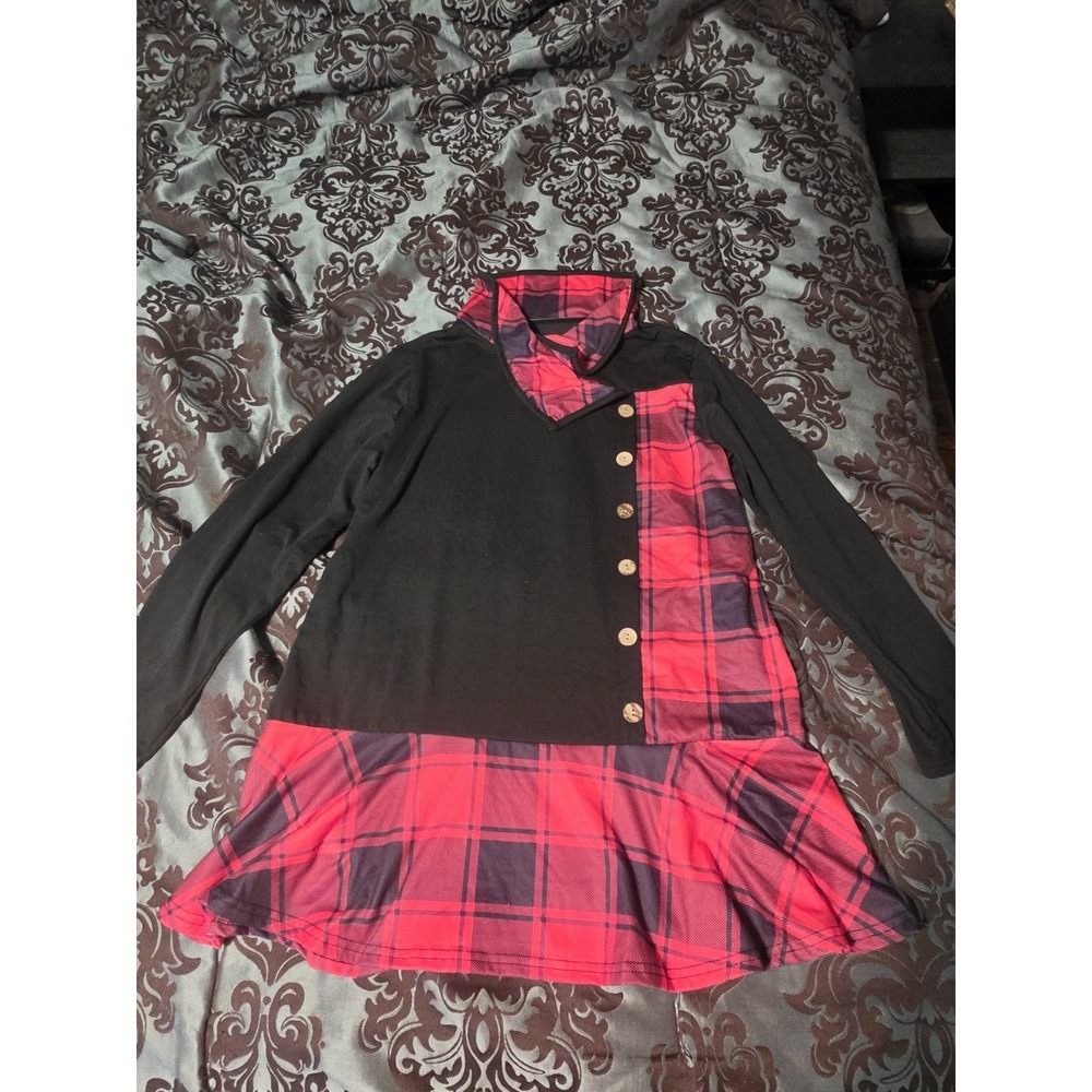XL Women's Button Cowl Neck Long Sleeve Black & Red Plaidβ